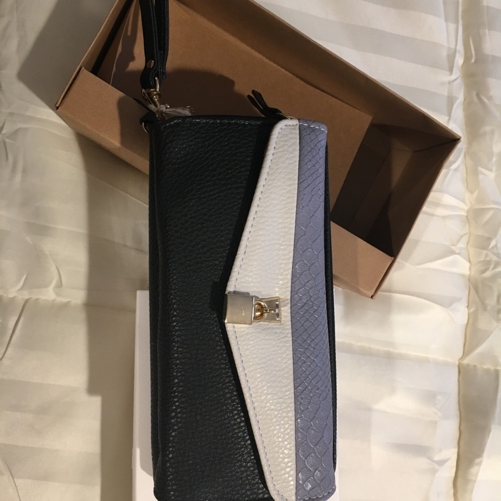 Jessica Simpson wallet/wristlet - Picture 4 of 6